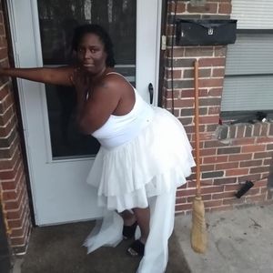 Meet your Posher, Phenesia